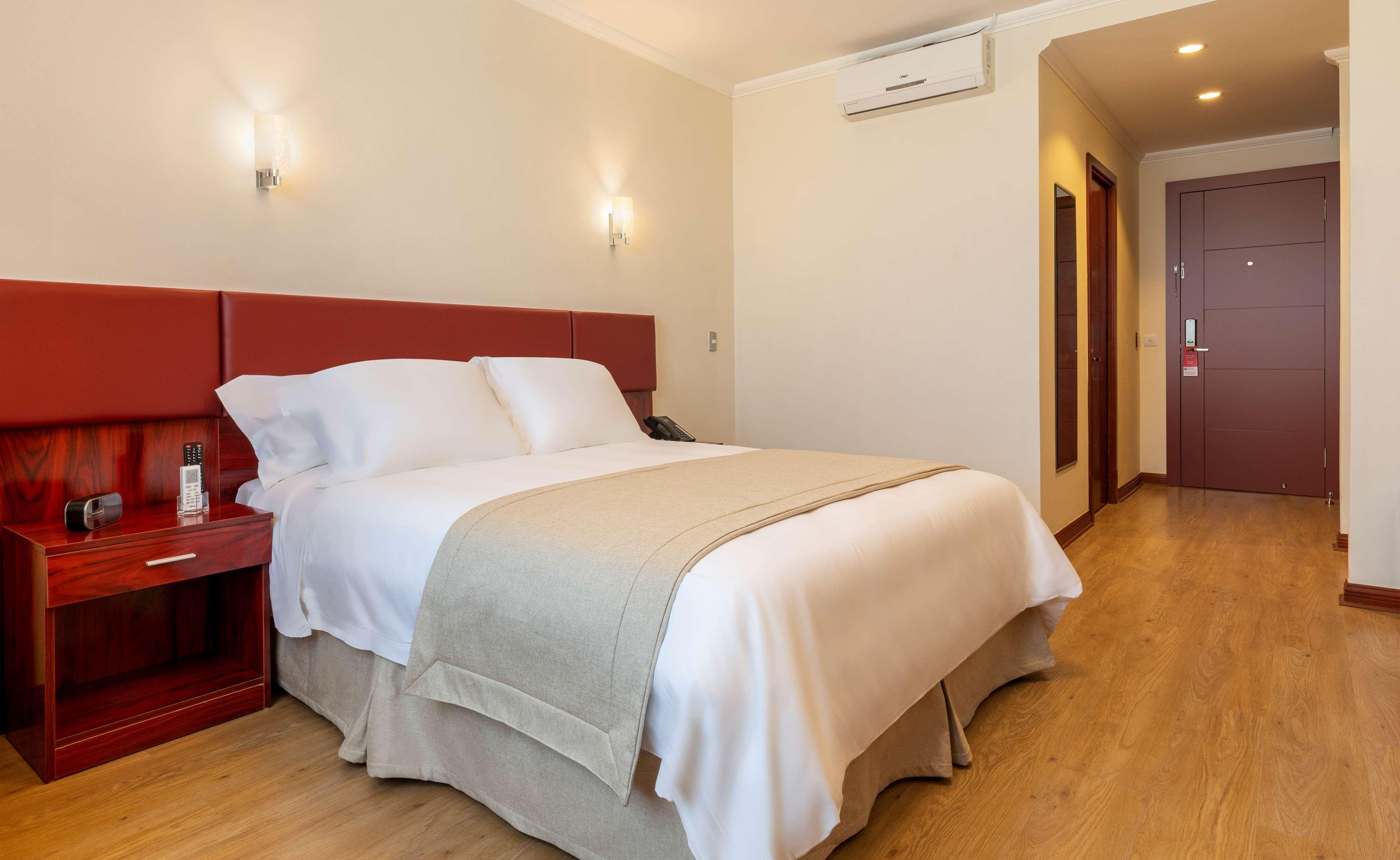 Nobile Hotel Estacion Central Сантьяго Экстерьер фото