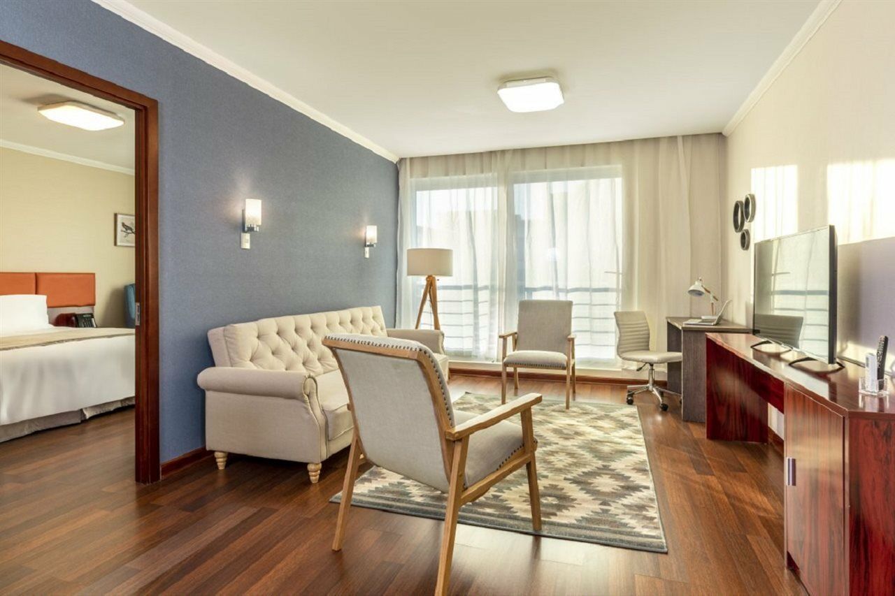 Nobile Hotel Estacion Central Сантьяго Экстерьер фото